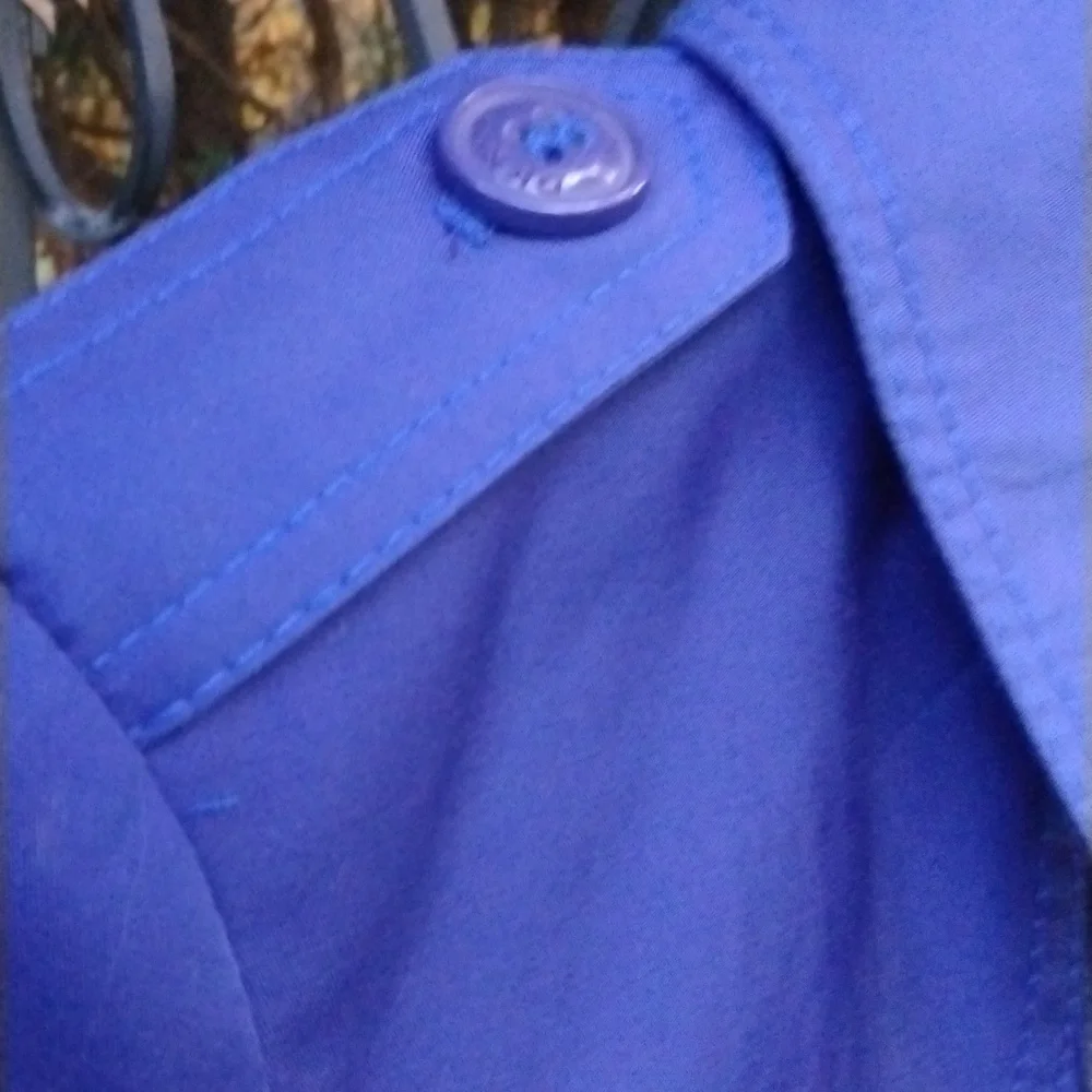 DKNY Blue Belted Raincoat Knee Length Classic Lined Outerwear Lightweight size m